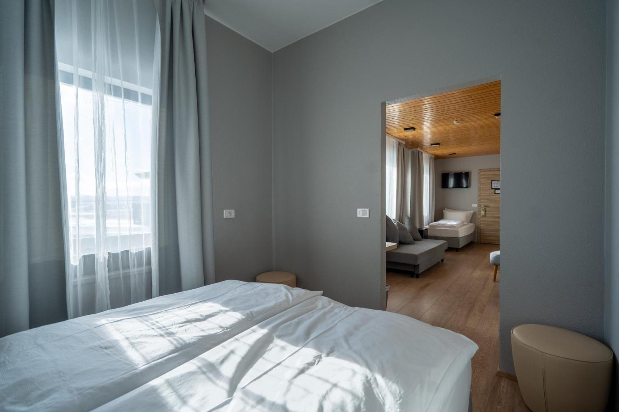 Hótel Laugarbakki 3*