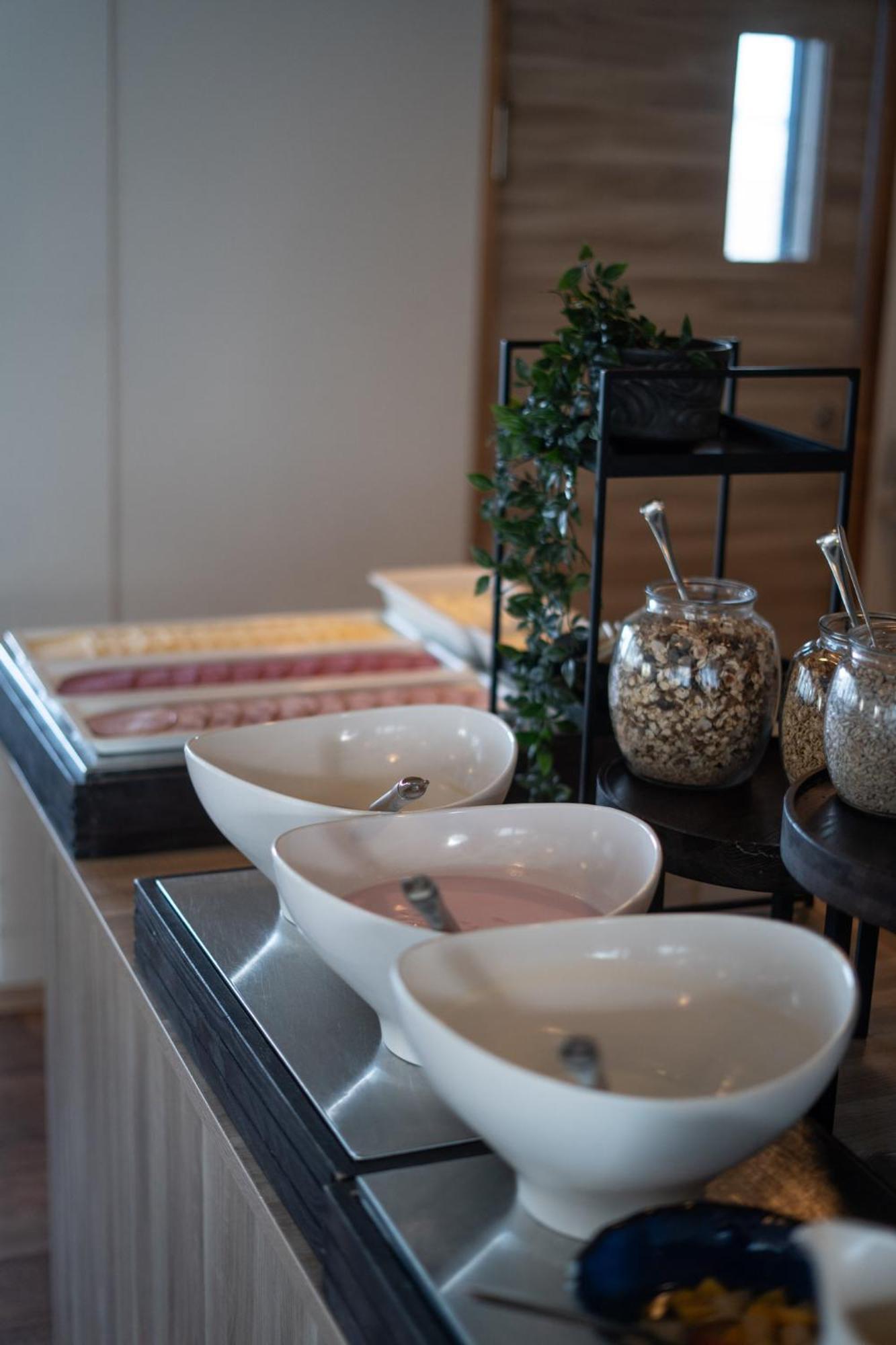Hotel Laugarbakki 3*