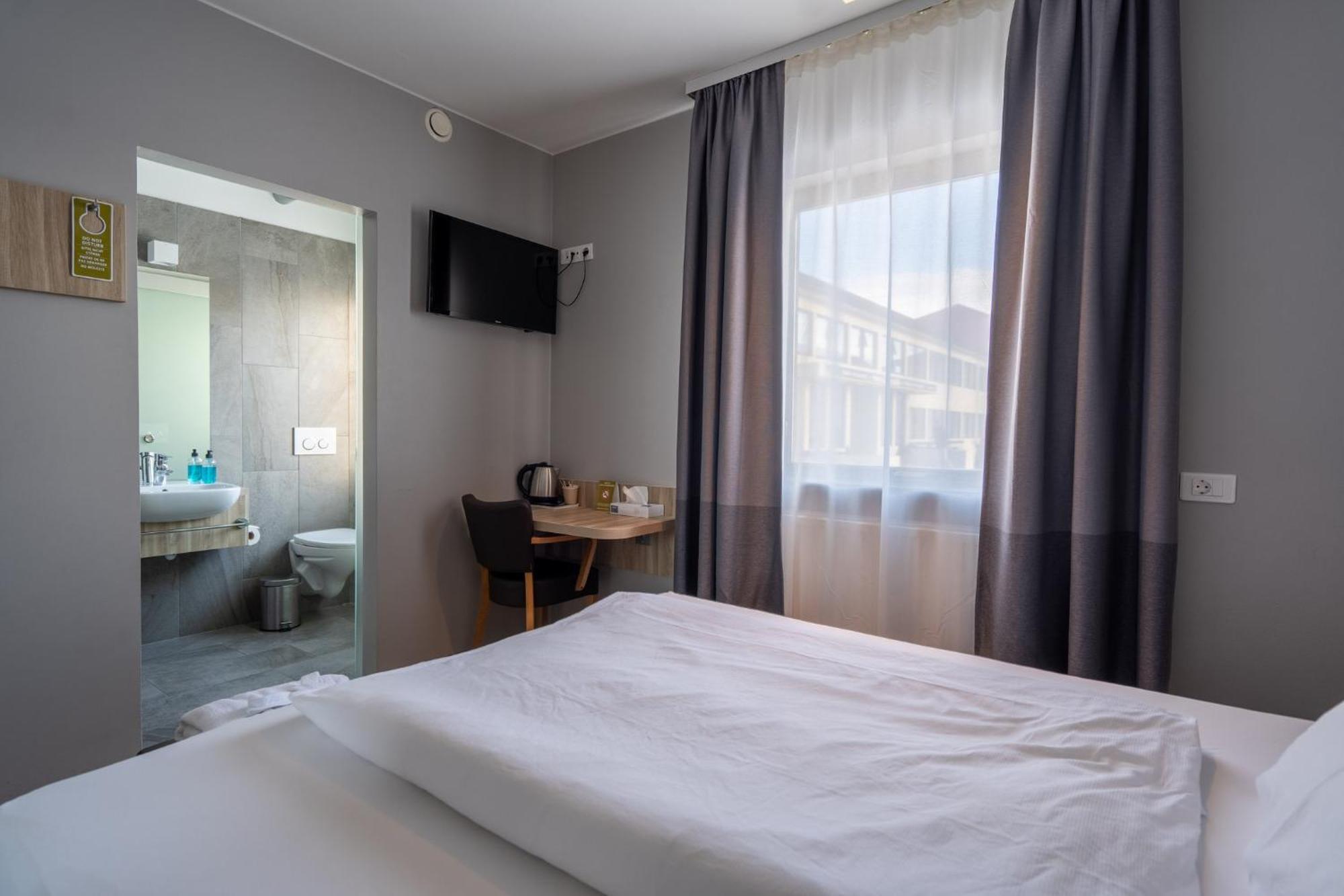 Hotel Laugarbakki 3*