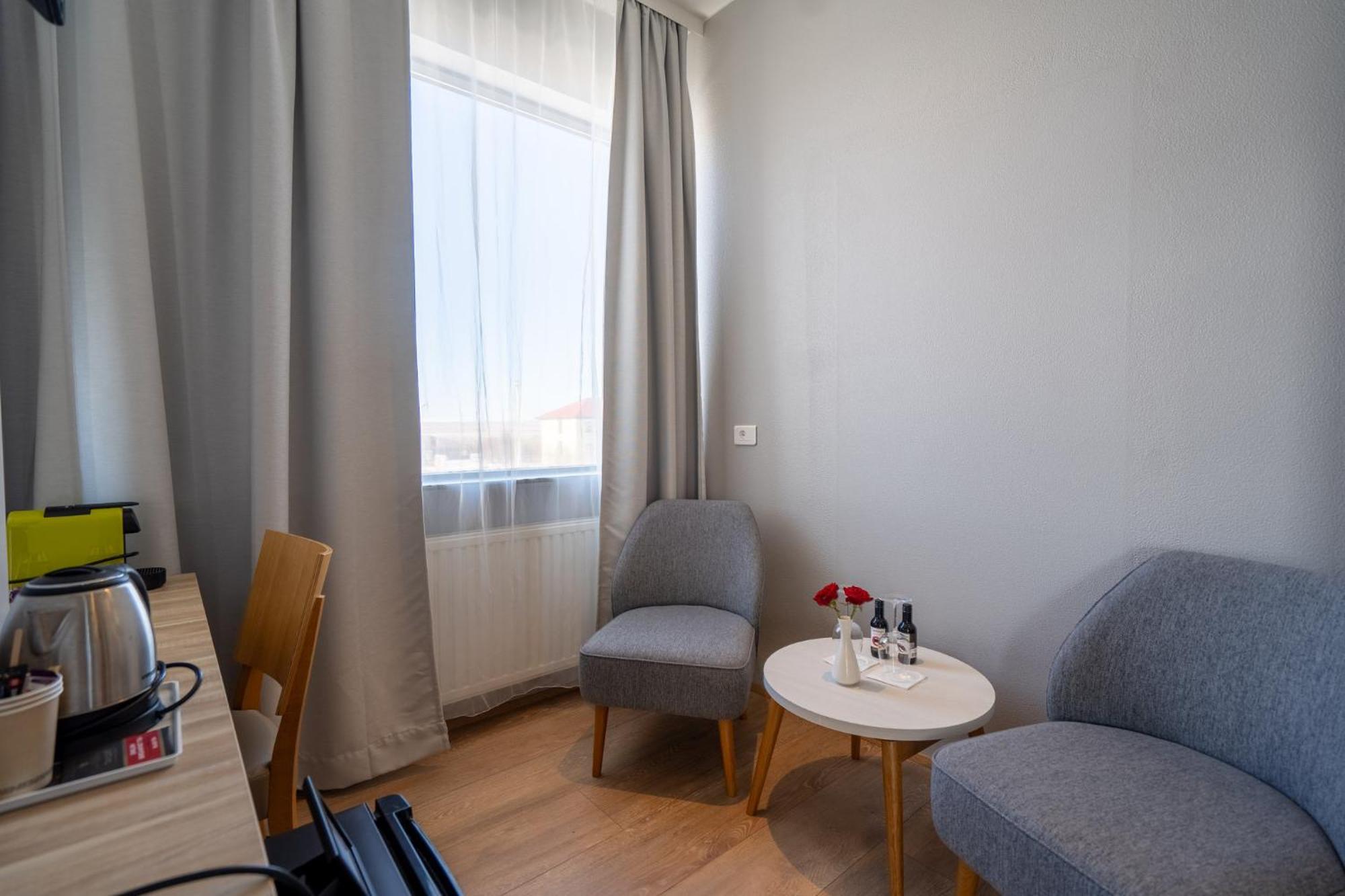 Hotel Laugarbakki 3*